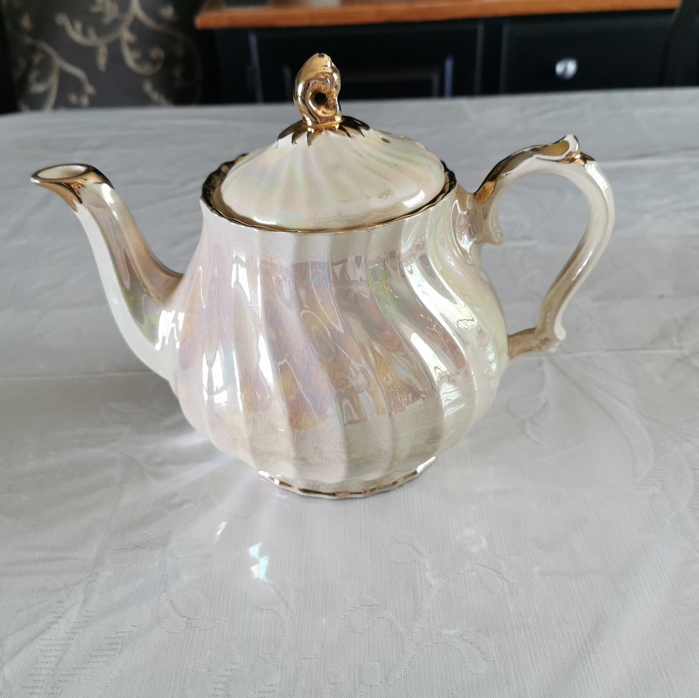 Vintage Sadler England Pearlized Swirl Teapot